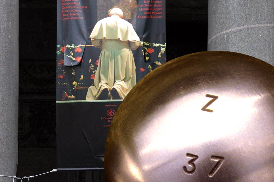 Papst und Pétanque